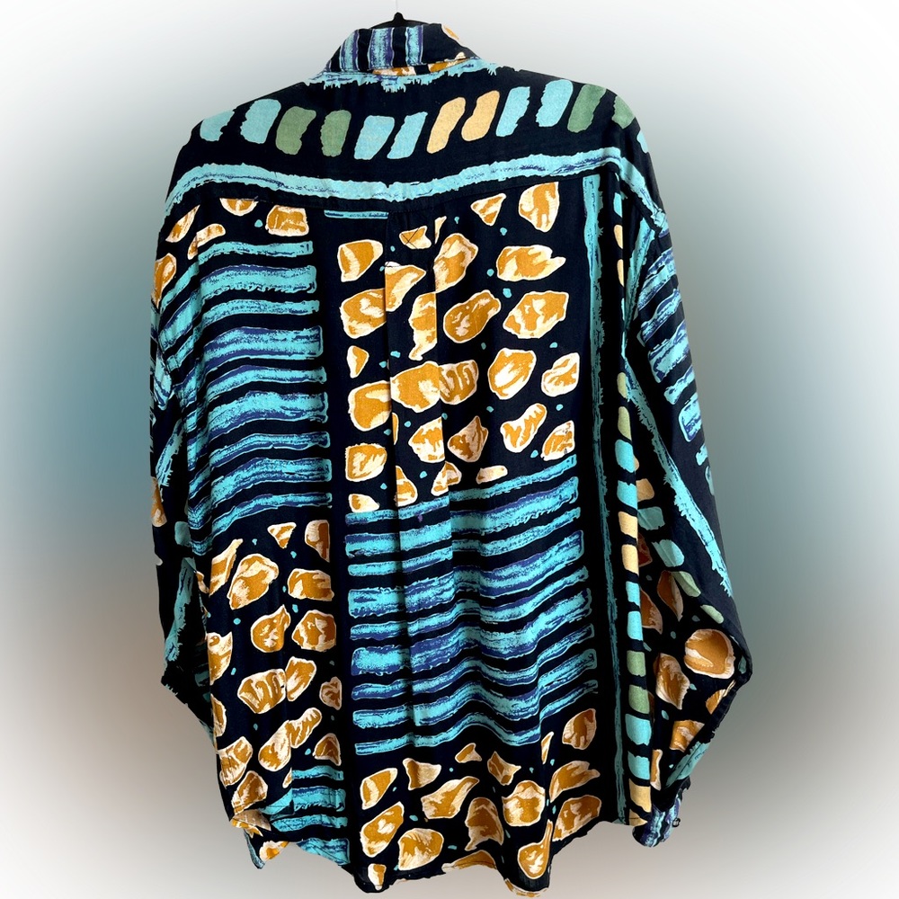 Bold Patterned Casual Button Down Shirt - image 2